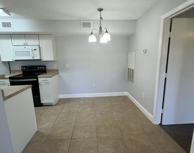 12570 Equestrian Circle - Photo Thumbnail 7