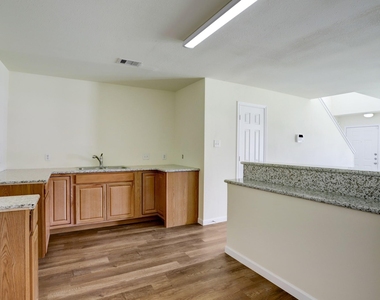 23339/41 High Point Street - Photo Thumbnail 3