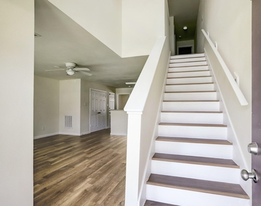 23339/41 High Point Street - Photo Thumbnail 1