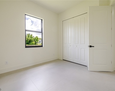 2705 Darlene Place - Photo Thumbnail 15