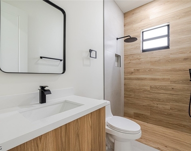 2705 Darlene Place - Photo Thumbnail 16