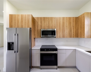 2705 Darlene Place - Photo Thumbnail 8