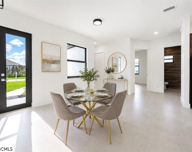 2705 Darlene Place - Photo Thumbnail 6