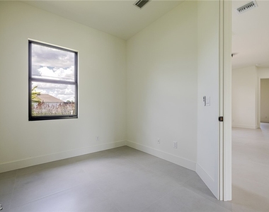 2705 Darlene Place - Photo Thumbnail 11