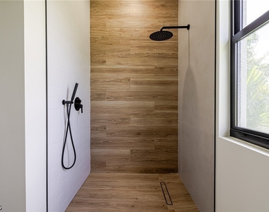 2705 Darlene Place - Photo Thumbnail 14