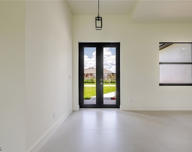 2705 Darlene Place - Photo Thumbnail 2