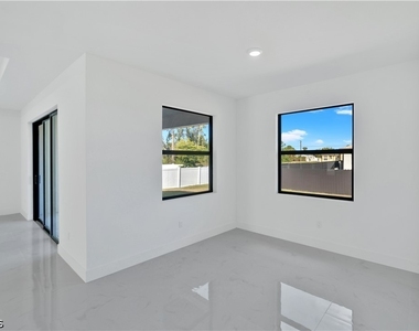 1144 Edelweiss Street E - Photo Thumbnail 10