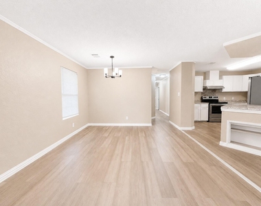 7902 Bowen Street - Photo Thumbnail 2