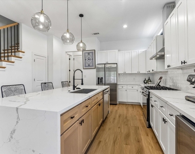 4008 Chapman Street - Photo Thumbnail 1