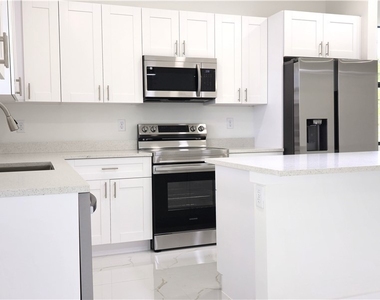 13480 Drysdale Avenue - Photo Thumbnail 1