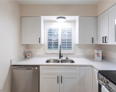 6775 Lake Mcgregor Circle - Photo Thumbnail 8