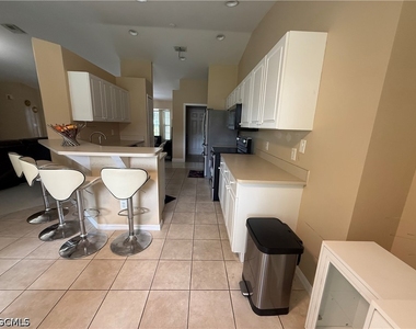 415 Se 21st Street - Photo Thumbnail 9
