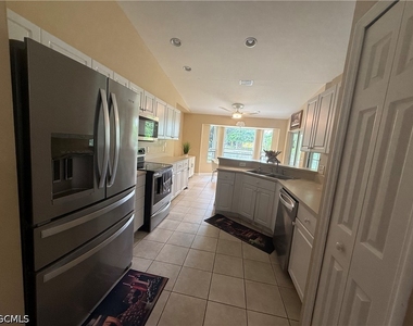 415 Se 21st Street - Photo Thumbnail 12