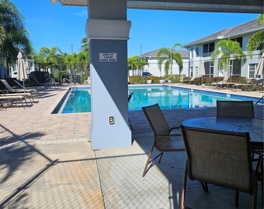 8513 Bernwood Cove Loop - Photo Thumbnail 3