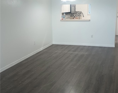 8513 Bernwood Cove Loop - Photo Thumbnail 6