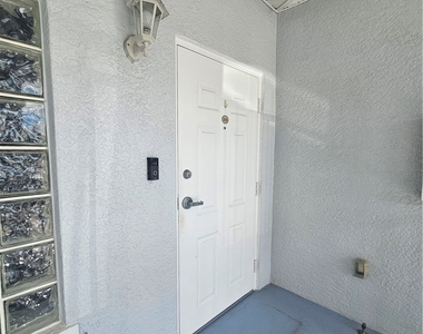 8513 Bernwood Cove Loop - Photo Thumbnail 4
