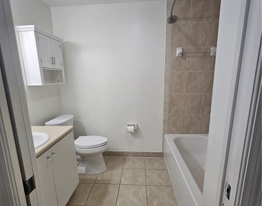 8513 Bernwood Cove Loop - Photo Thumbnail 15