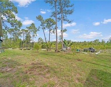 27433 Las Lomas Drive - Photo Thumbnail 19