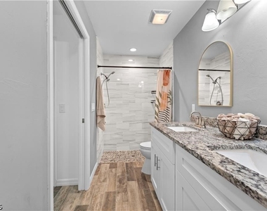 27433 Las Lomas Drive - Photo Thumbnail 13