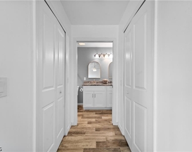 27433 Las Lomas Drive - Photo Thumbnail 9