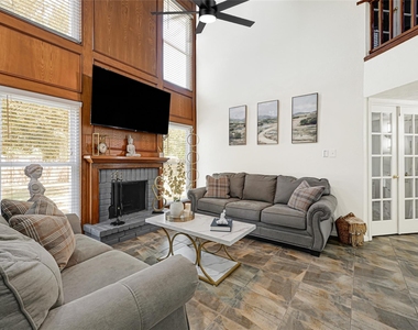 8031 Summer Place Drive - Photo Thumbnail 5