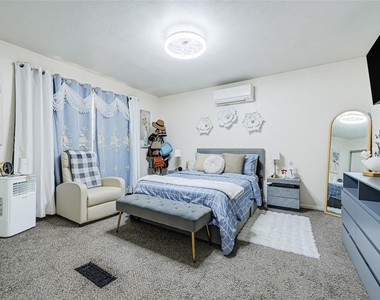 8031 Summer Place Drive - Photo Thumbnail 15