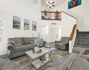 8031 Summer Place Drive - Photo Thumbnail 7