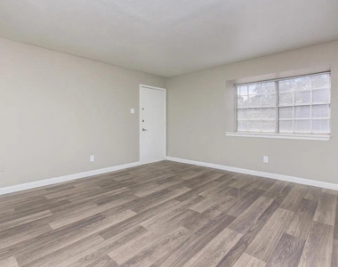 3001 Jane Lane - Photo Thumbnail 7