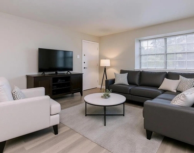 3001 Jane Lane - Photo Thumbnail 6