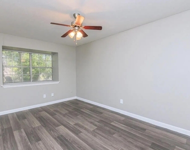 3001 Jane Lane - Photo Thumbnail 5