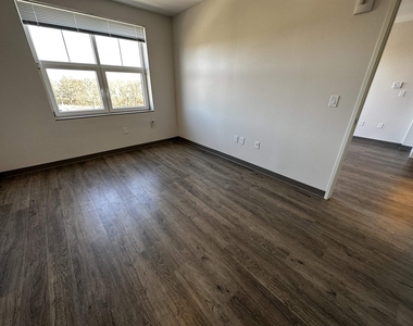 409 Elm - Photo Thumbnail 26