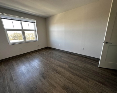 409 Elm - Photo Thumbnail 30