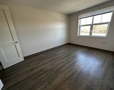 409 Elm - Photo Thumbnail 22