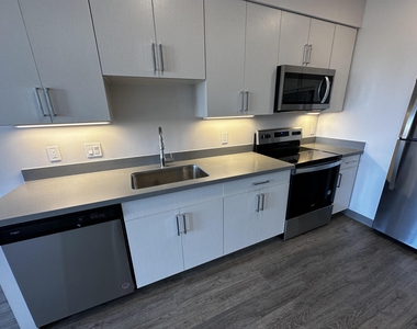 409 Elm - Photo Thumbnail 6
