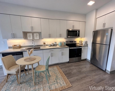 409 Elm - Photo Thumbnail 8