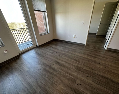 409 Elm - Photo Thumbnail 19