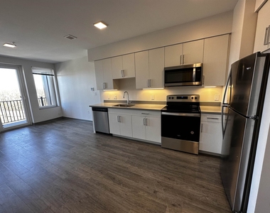 409 Elm - Photo Thumbnail 4