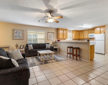 616 Foster Street - Photo Thumbnail 4