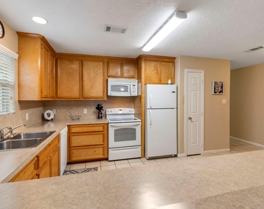 616 Foster Street - Photo Thumbnail 7