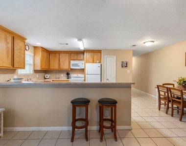 616 Foster Street - Photo Thumbnail 2