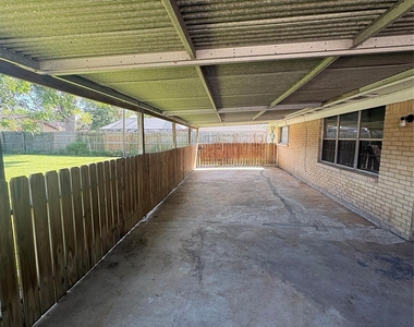 118 Honeysuckle Street - Photo Thumbnail 11