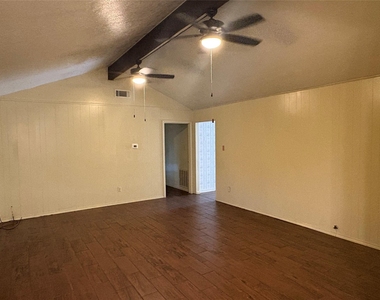 118 Honeysuckle Street - Photo Thumbnail 4