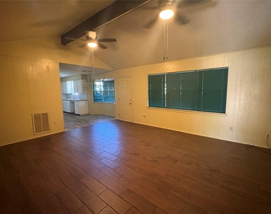 118 Honeysuckle Street - Photo Thumbnail 3