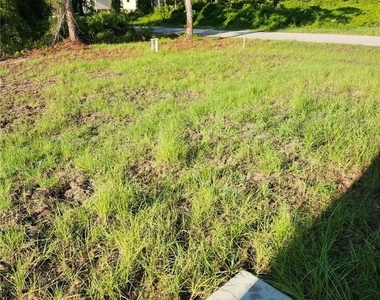 1104 Capri Street E - Photo Thumbnail 5
