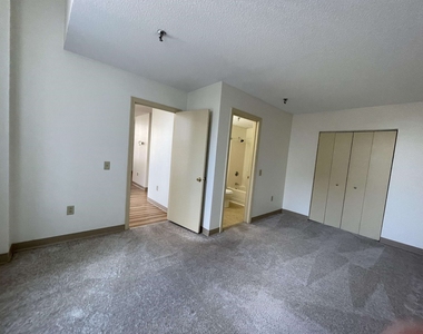 30 Hanover - Photo Thumbnail 28