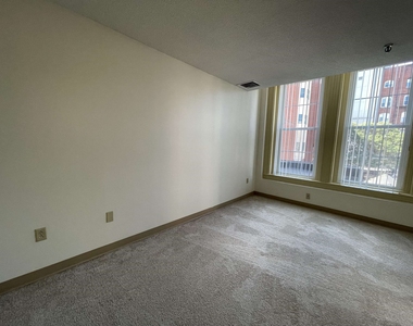 30 Hanover - Photo Thumbnail 32
