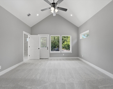 2022 Wavell Street - Photo Thumbnail 19