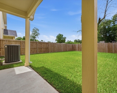2022 Wavell Street - Photo Thumbnail 27