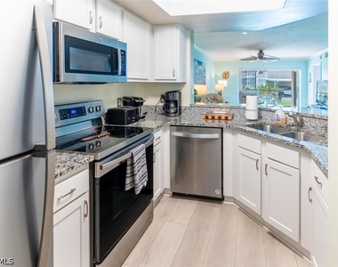 774 Wiggins Lake Drive - Photo Thumbnail 6