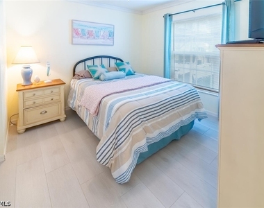 774 Wiggins Lake Drive - Photo Thumbnail 16